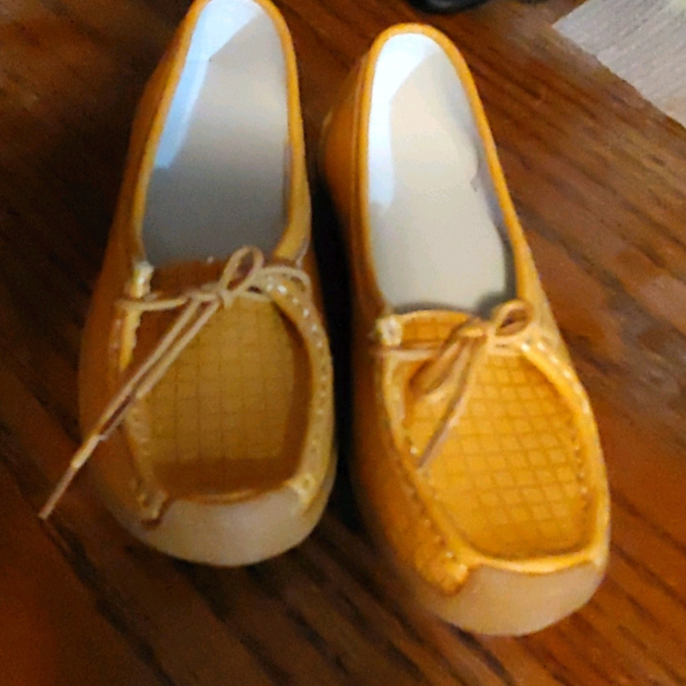 Shoes - Picture 2 of 2